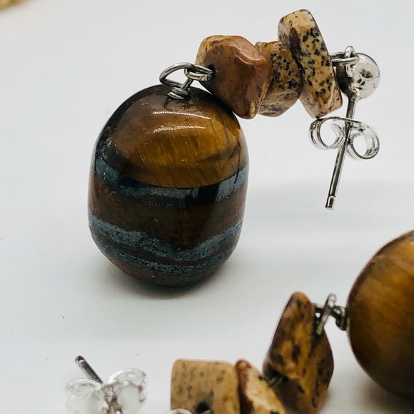 Vintage Dainty Bead Necklace & Stone Earrings - Picture 7 of 16